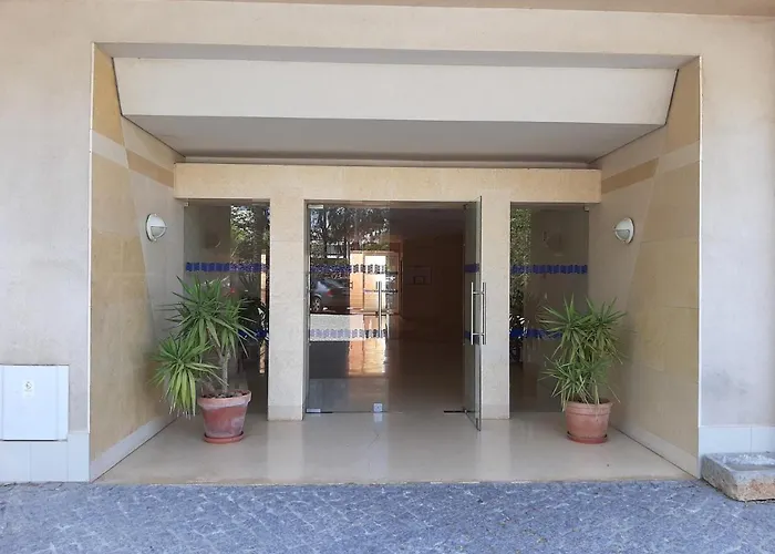 Front Beach - Quinta Da Barracuda 아파트 *